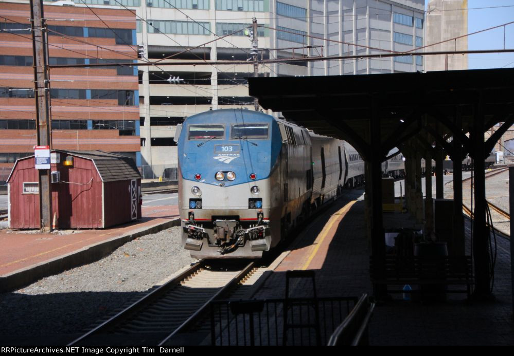AMTK 103 arrives with train #42